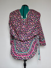 Load image into Gallery viewer, Aujaq Amaut - Black with pink Floral