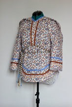 Load image into Gallery viewer, Aujaq Amaut - Brown and Blue Floral