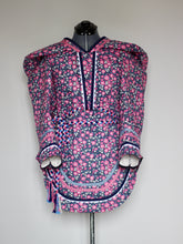 Load image into Gallery viewer, Aujaq Amaut - Navy with pink Floral