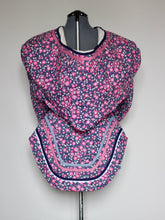 Load image into Gallery viewer, Aujaq Amaut - Navy with pink Floral