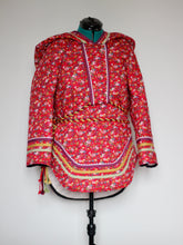 Load image into Gallery viewer, Aujaq Amaut - Red Floral