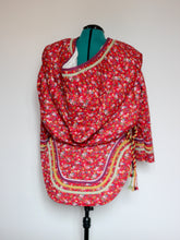 Load image into Gallery viewer, Aujaq Amaut - Red Floral