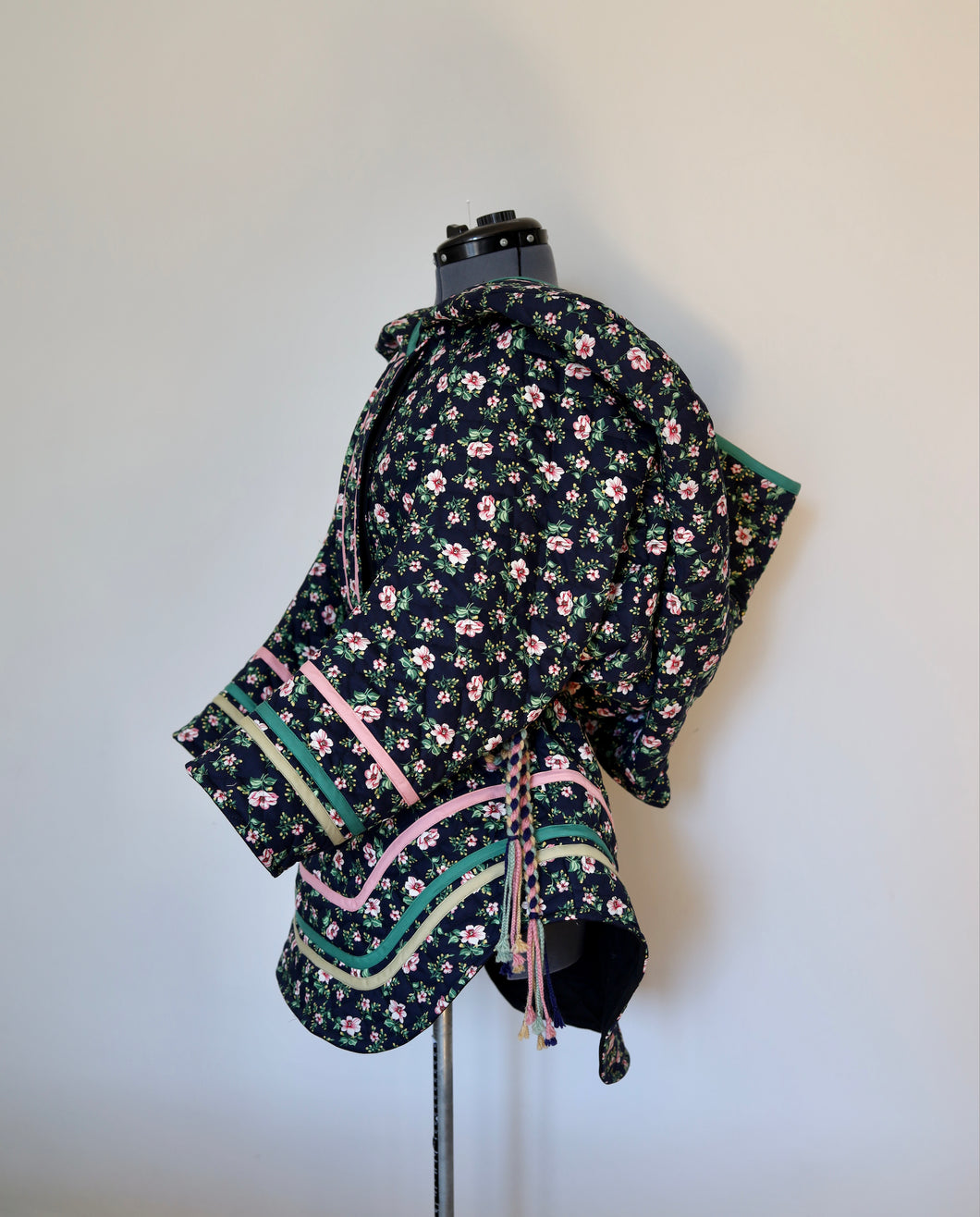 Aujaq Amauti - Navy with Pink Floral